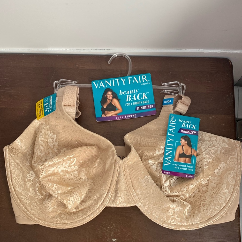 Women’s raw size 40 DDD.